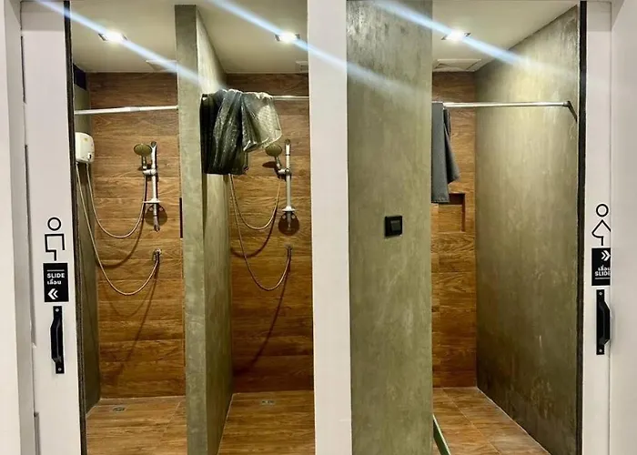 9 Mins To Bts Queen Private Share Bath Hostel *